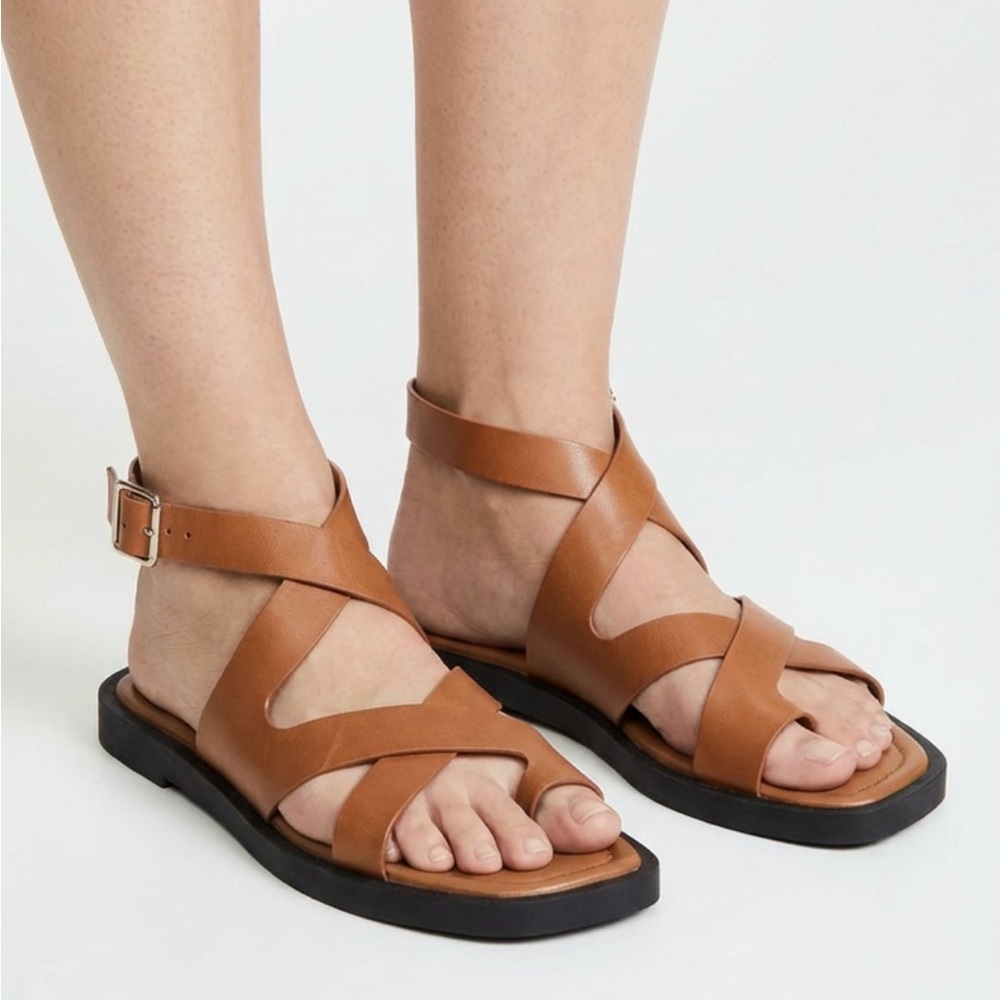 Back-Stage Leather Toe Ring Flat Thong Sandals - Picture 2 of 4